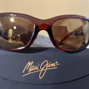 Maui Jim Sunglasses - Unisex. Brown. Wrap Around Styling.